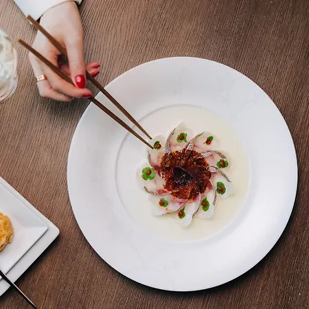 Otel Nobu 5*